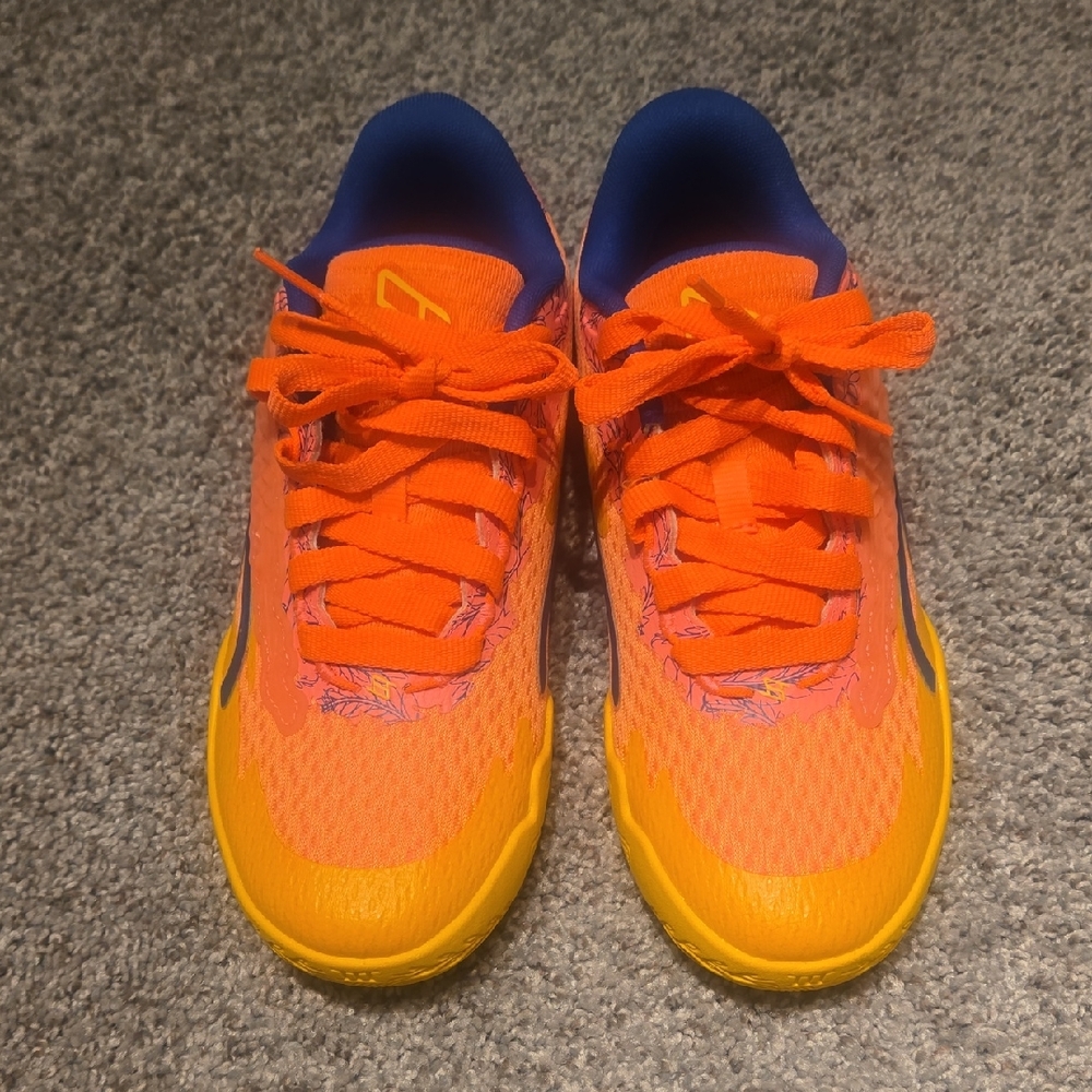 Puma Women's Stewie 3 'Dawn' basketball shoe. Size 9